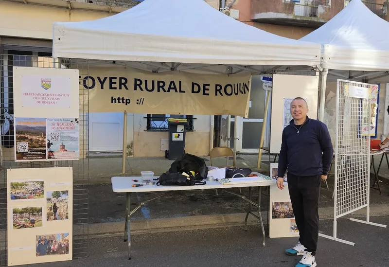 Stand du Foyer rural à la foire de Roujan